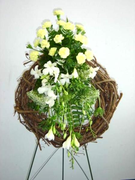 funeral easel mounted wreath