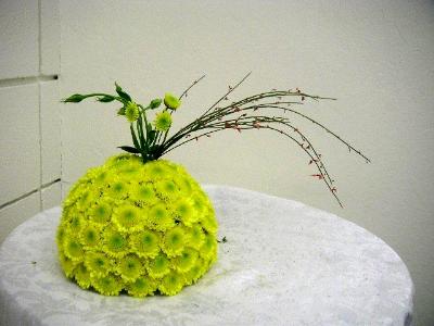 Unique pomander used as a centerpiece Unique pomander used as a centerpiece