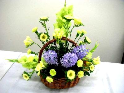 basket arrangement: flower basket