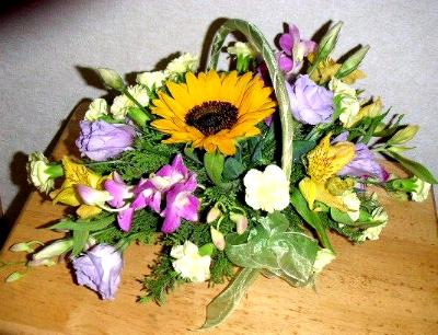 basket floral arrangement