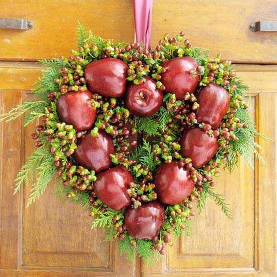 heart shape wreath, photo credit: Better Homes and Gardens