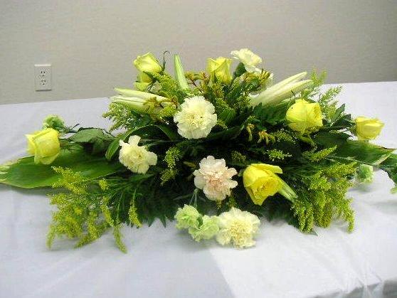 Casket spray arrangement