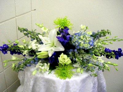 horizontal floral arrangement